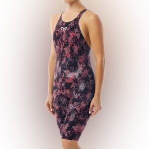 NWOT TYR Women's Supernova Avictor open back tech technical swimsuit - 28